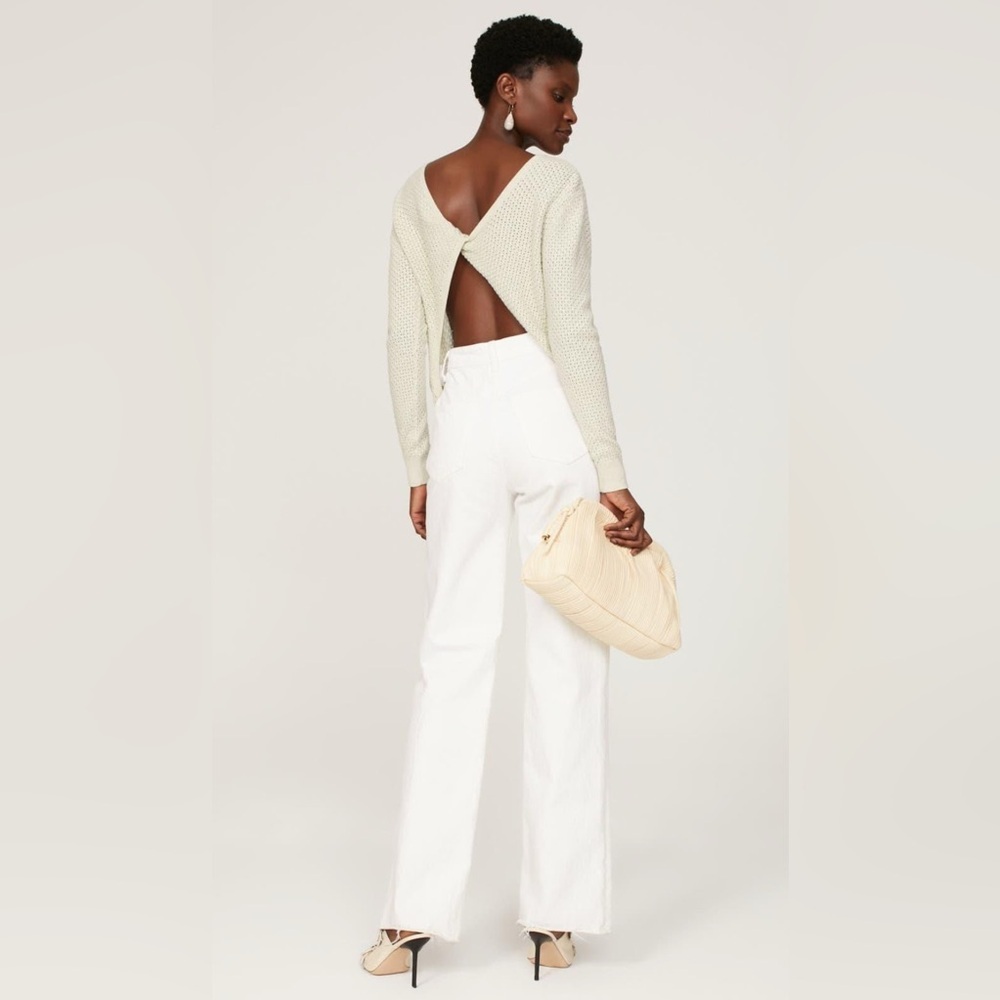 Small Hudson Los Angeles Women's off-White Round Neck Twisted Back Sweater